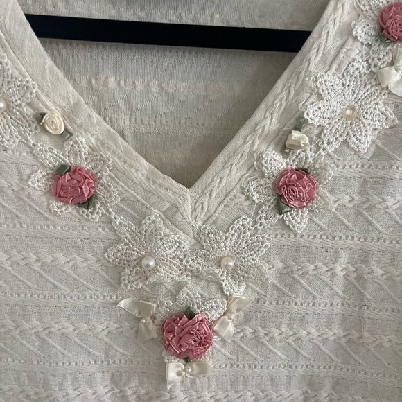 Vintage Basil Woman V-Neck Floral Embroidered 100% Cotton Sweater, Size L - Picture 4 of 7
